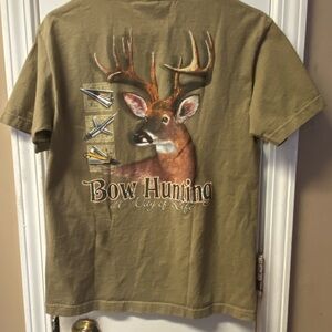 Bow Hunting Men's Short Sleeve Tee - Brown